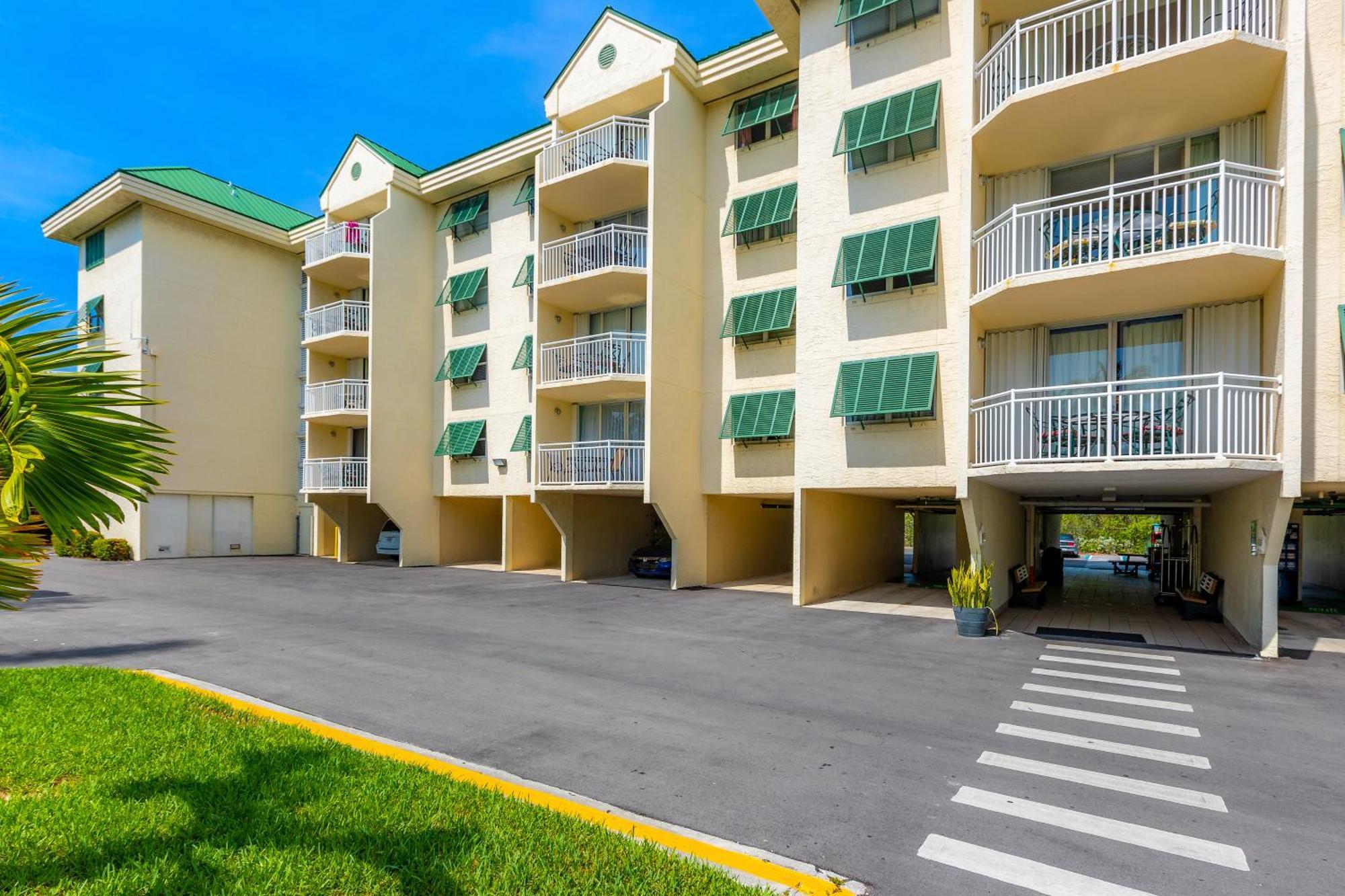 Sunrise Suites - Sea Breeze Suite 101 Key West Room photo