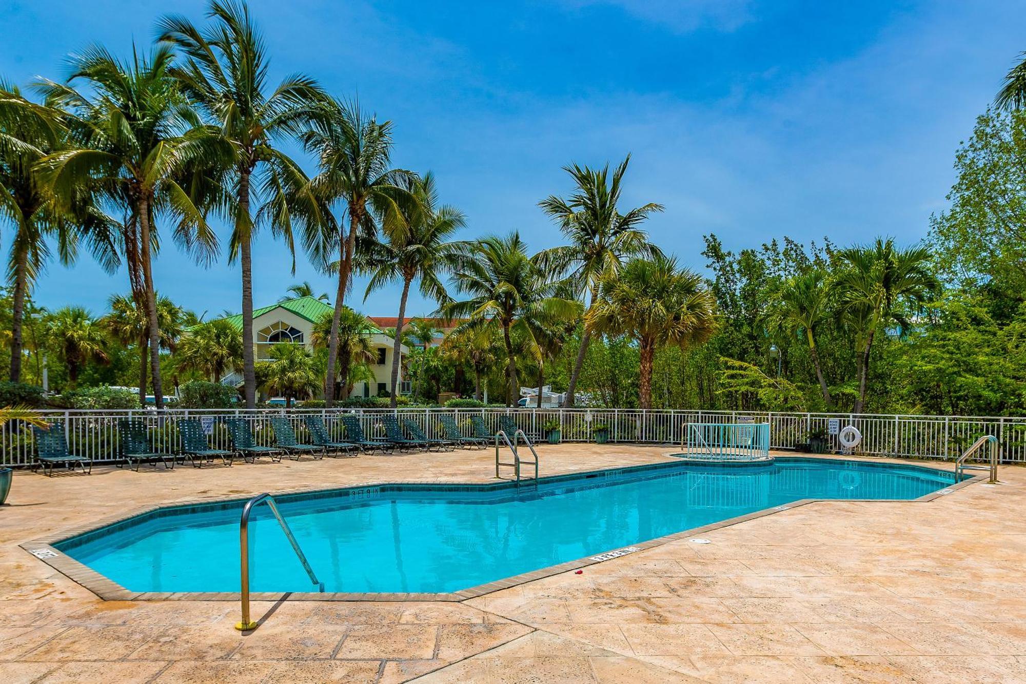 Sunrise Suites - Sea Breeze Suite 101 Key West Room photo